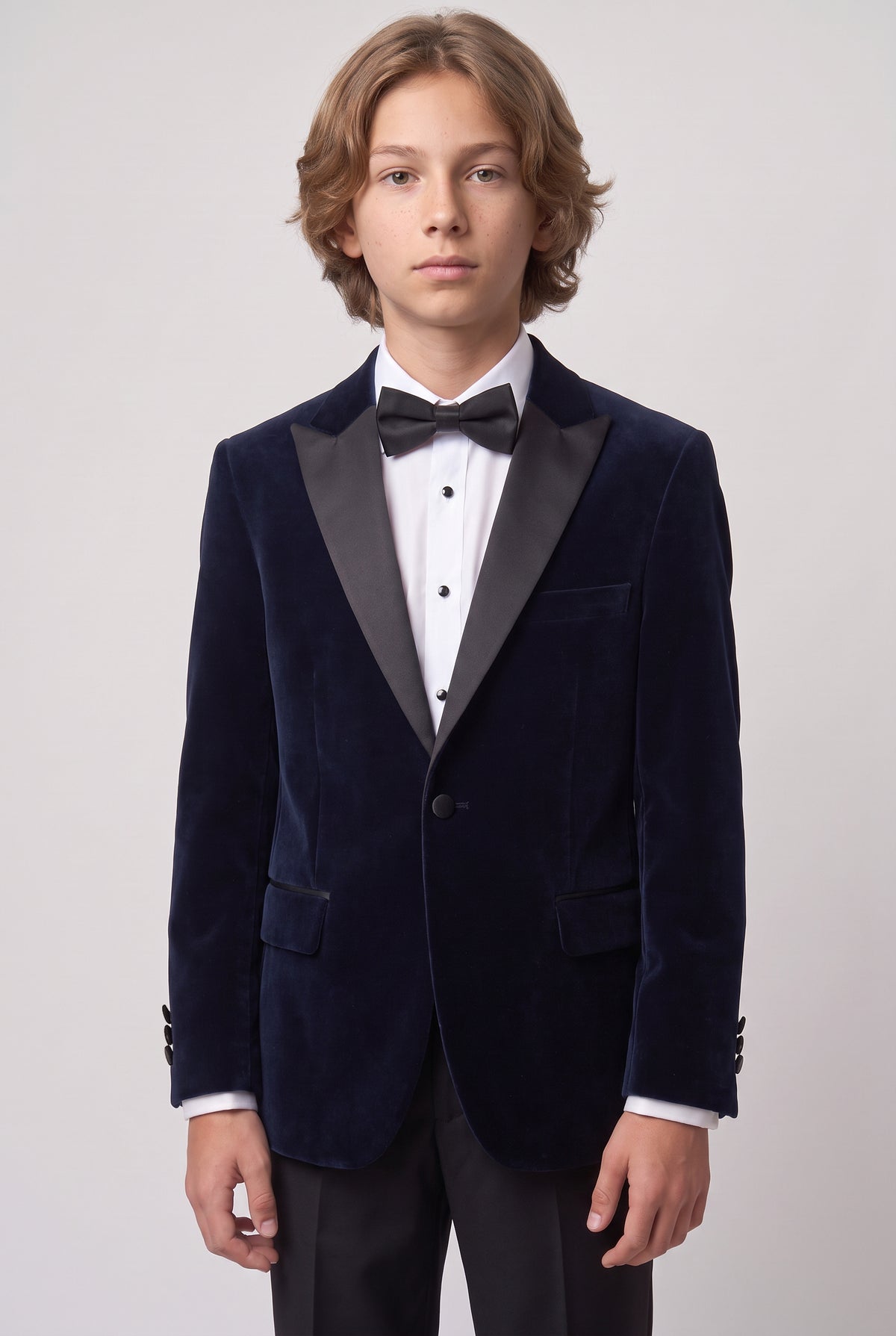Blazer de terciopelo para niño con solapa de satén y pajarita - conjunto de 2 piezas - Mayfair - Azul marino