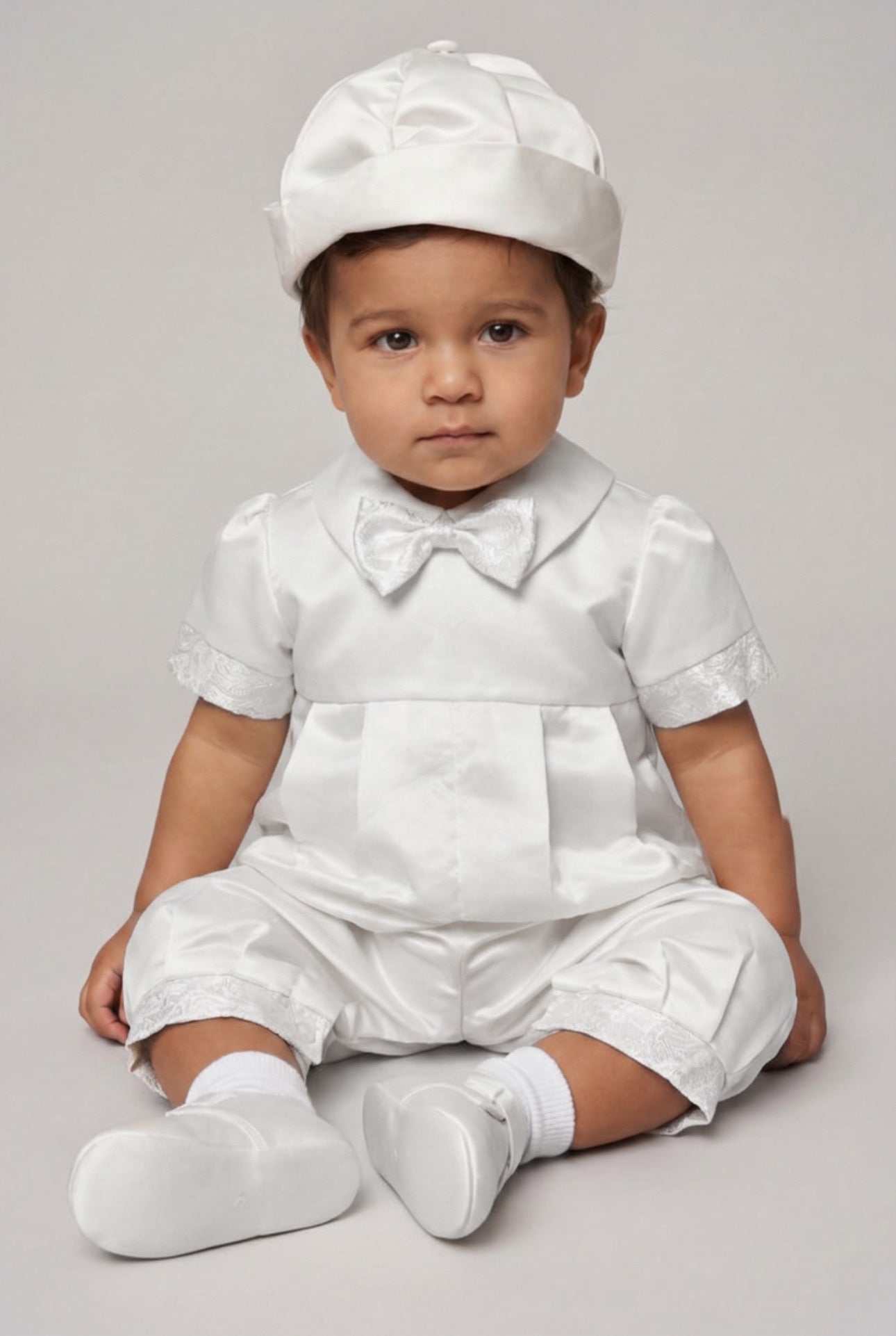 Conjunto de pelele para bautizo de bebé niño en marfil con chaleco jacquard y gorro