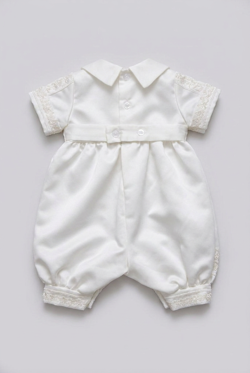 Baby Jungen Elfenbein Tauf-Satin-Strampler-Set & passender Hut
