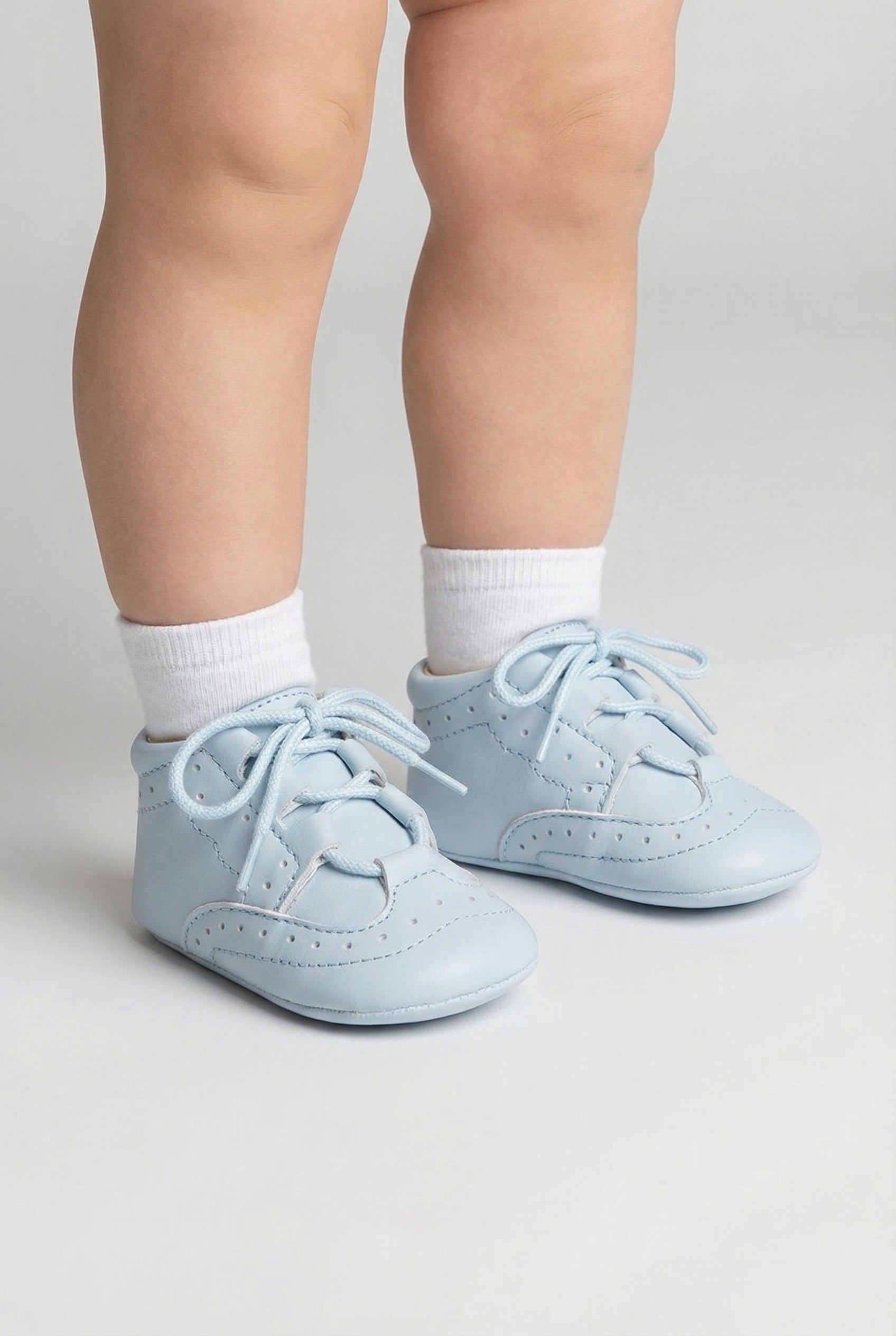 Baby Boys Patent Lace Up Pram Shoes - Leon - Blue Model Picture