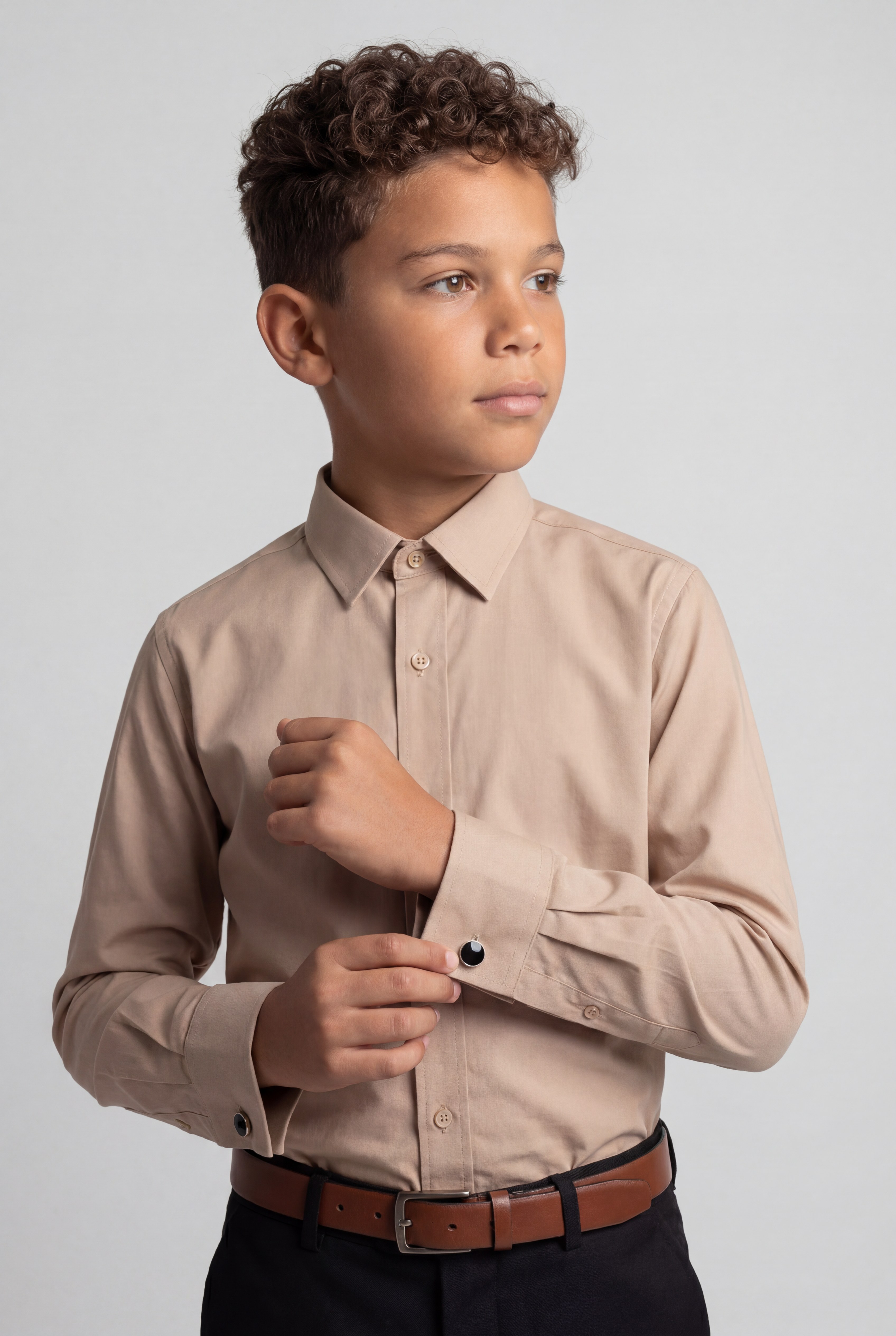 Hemd mit klassischem Kragen für Jungen mit Manschettenknöpfen – Taupe Beige