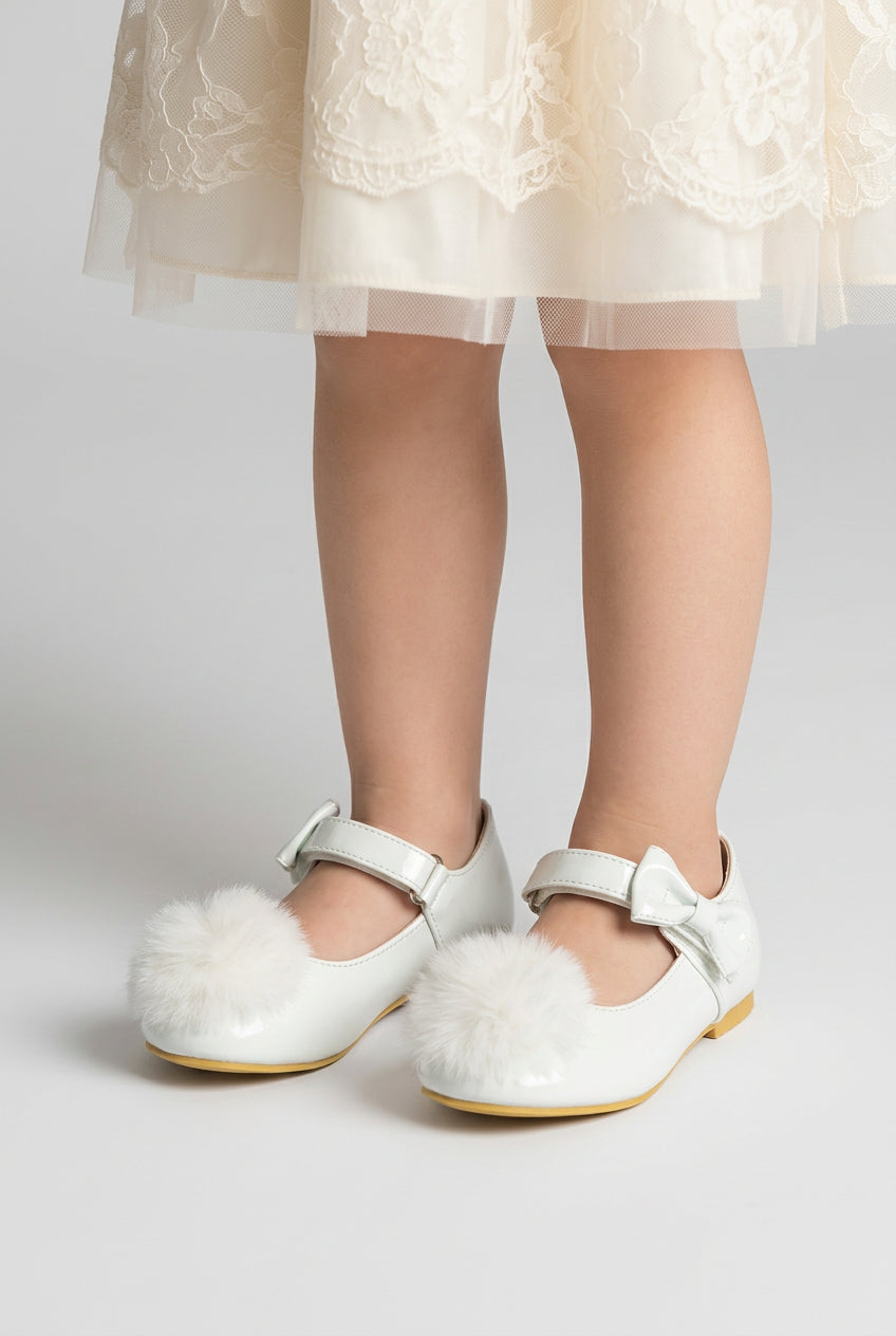 Little Girls Patent Pom Pom Mary Jane Shoes - White Model Picture
