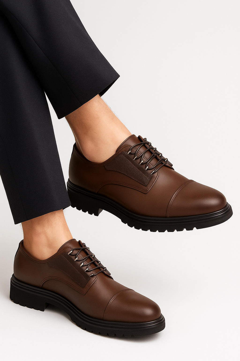 Men’s Cap-Toe Derby Shoes - Windsor - Chocolate Model Picture