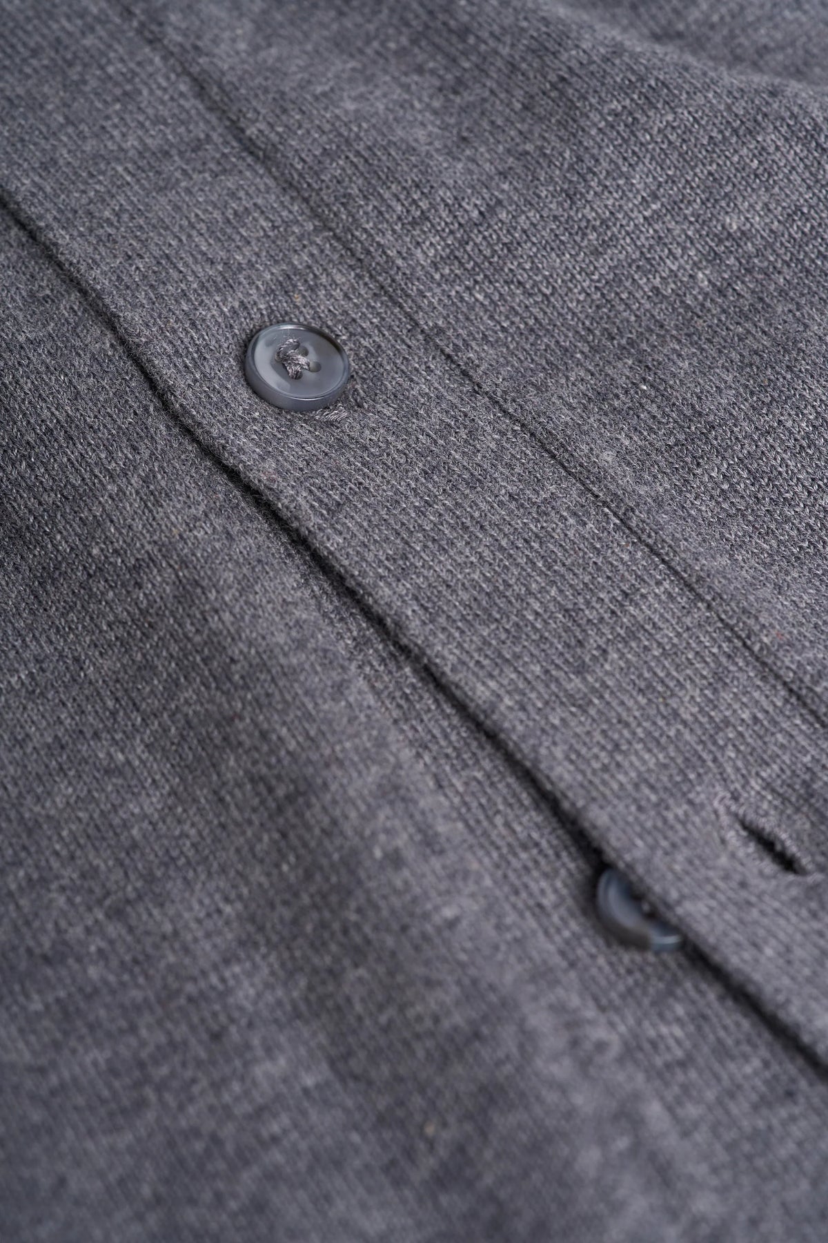 Men's Cotton Collared Button-Up Cardigan – Cavani Roselli Grey detail picture