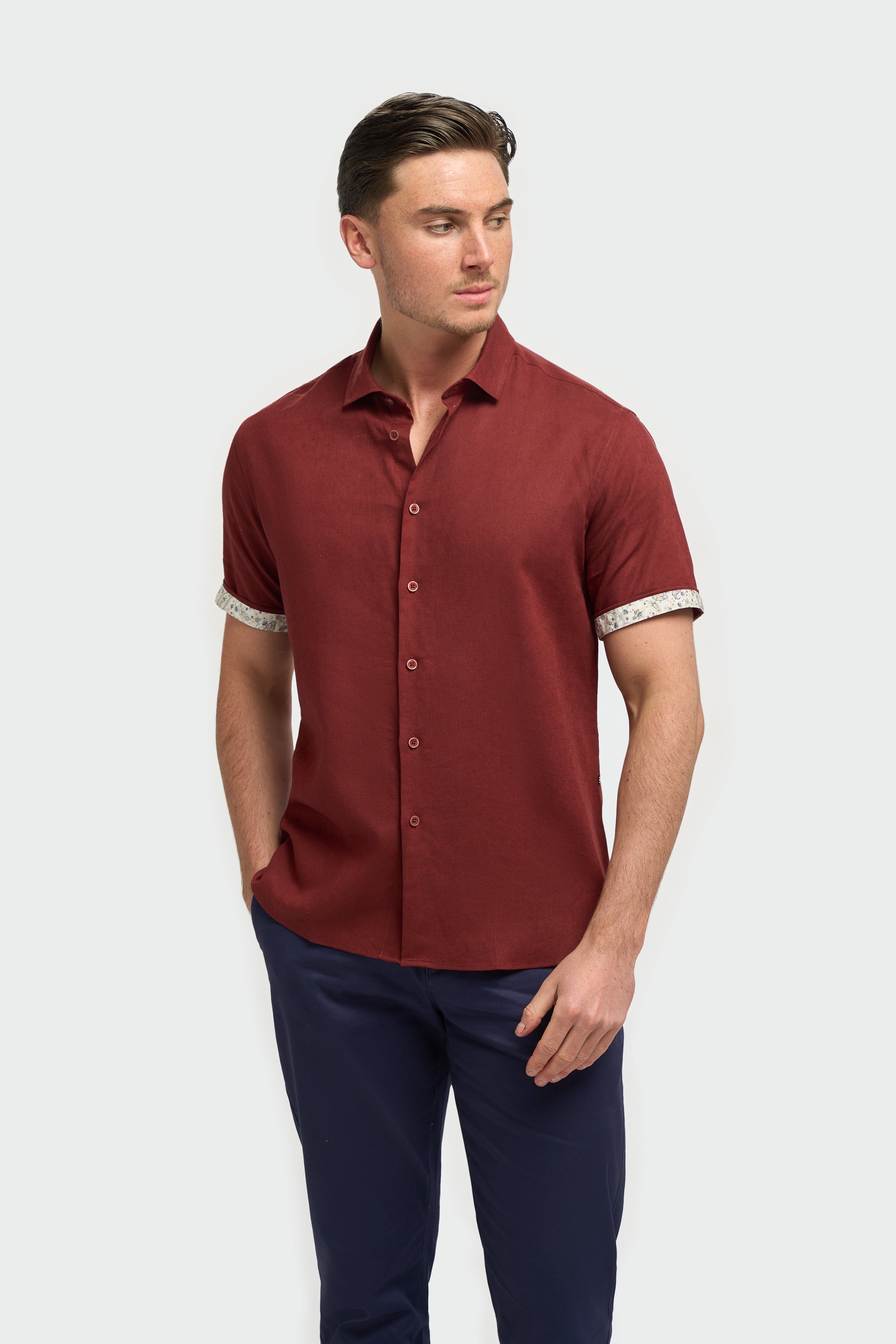 Men’s Linen Blend Short Sleeve Shirt with Cuff Trim - Matera - Rust Modle Picture