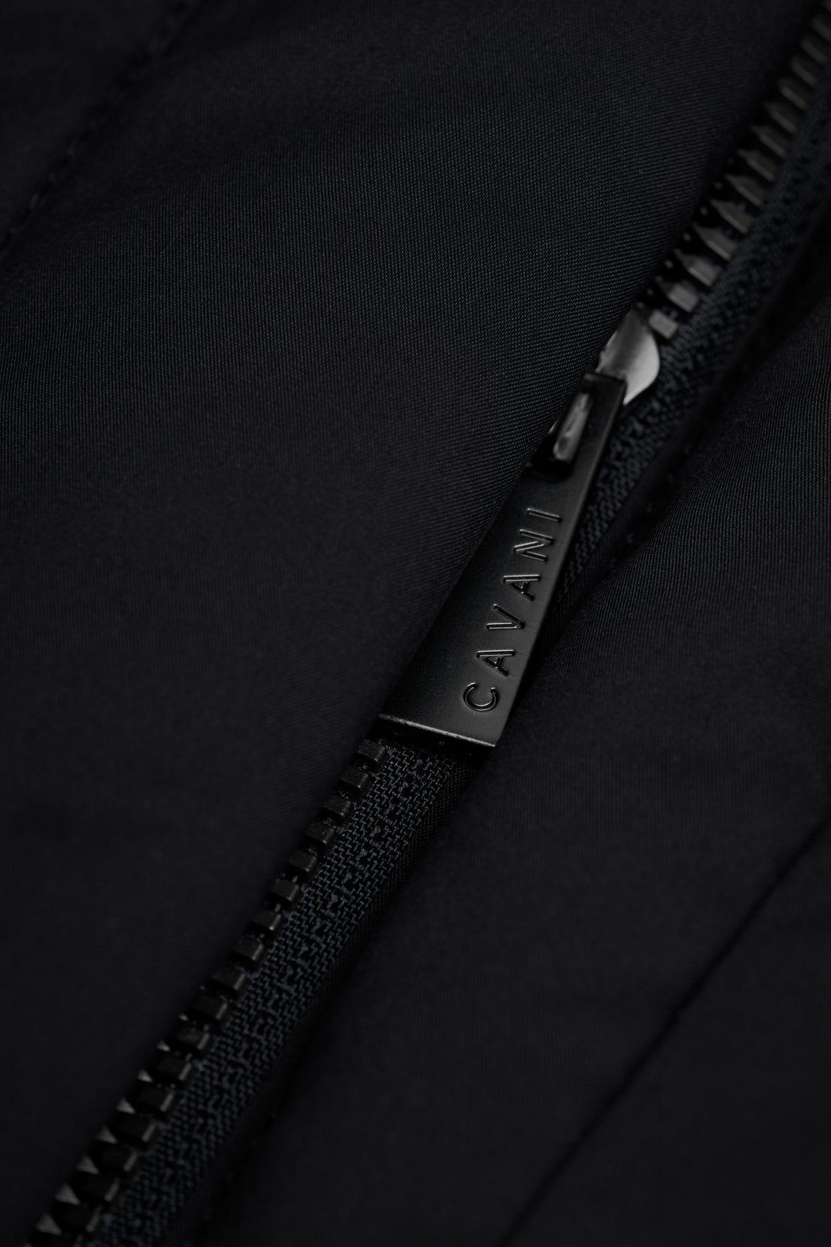 Men’s Long Hooded Puffer Winter Coat – Cavani Delray Black Detail Picture