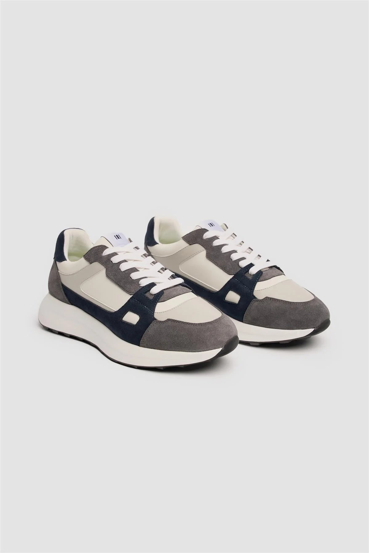 أحذية رجالية كاجوال مزينة بالشمواه - ألباني - رمادي