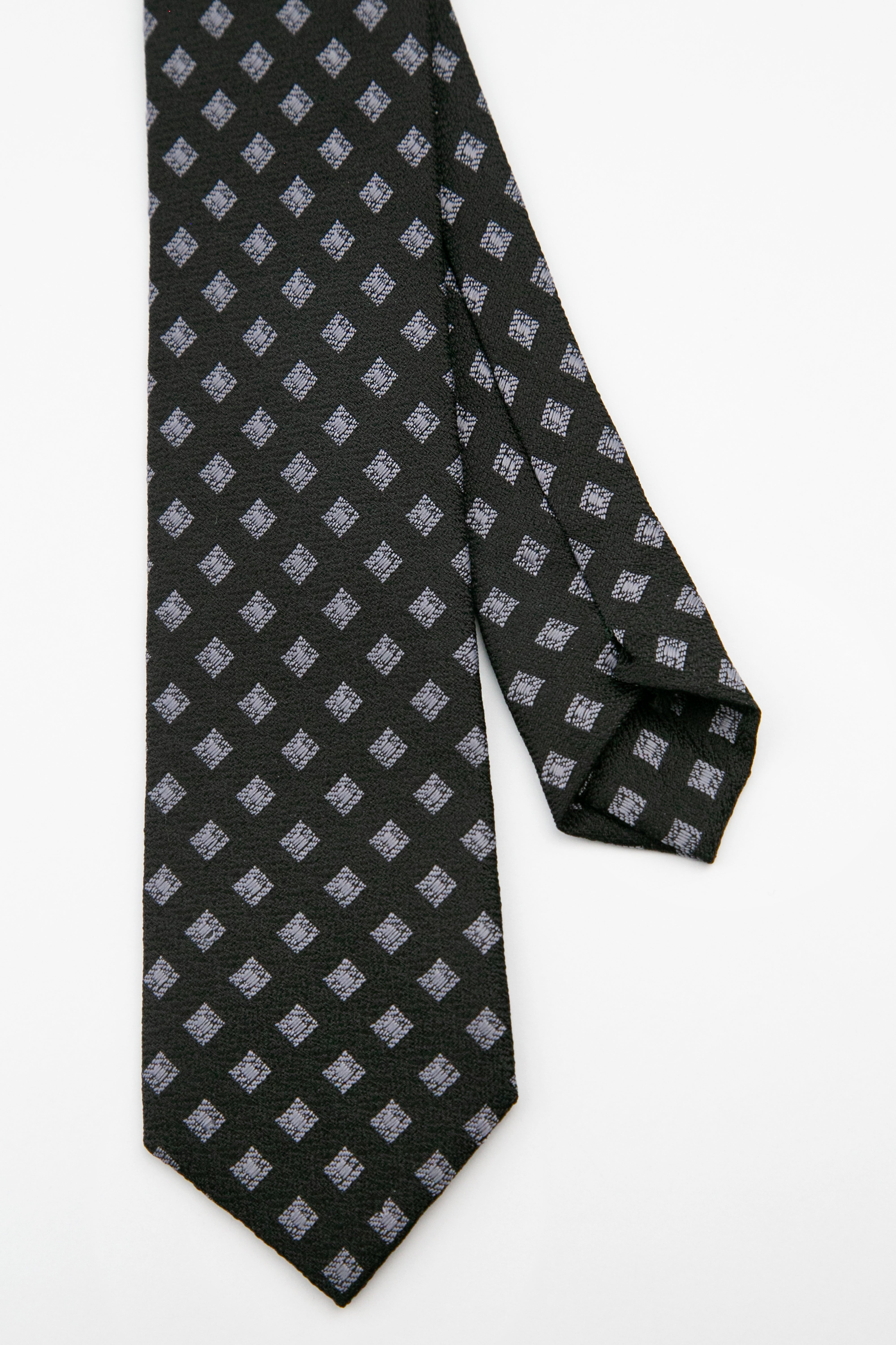 Men’s Textured Diamond Slim Tie & Pocket Square Set - Black Front and Back Picture