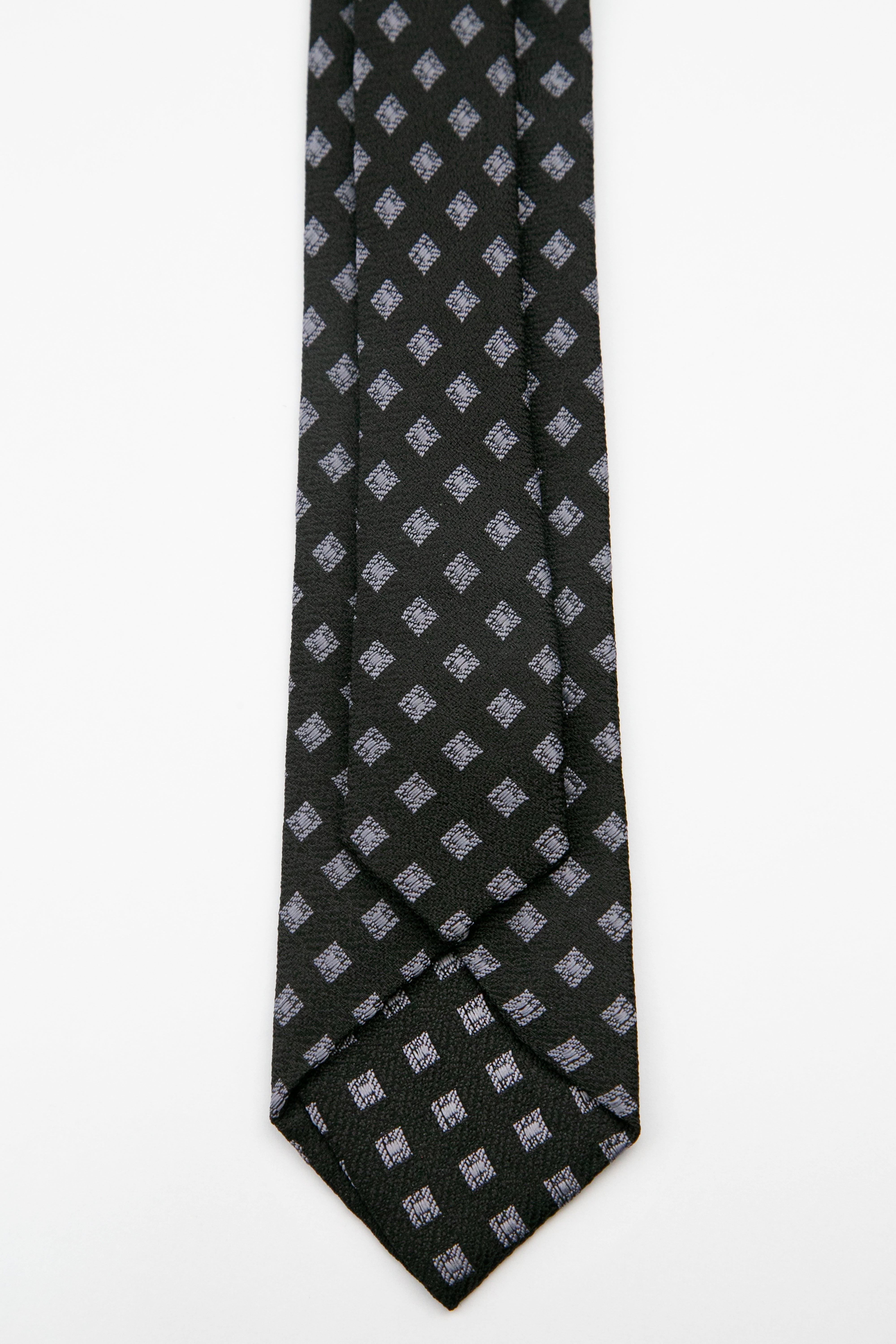 Men’s Textured Diamond Slim Tie & Pocket Square Set - Black Back Picture