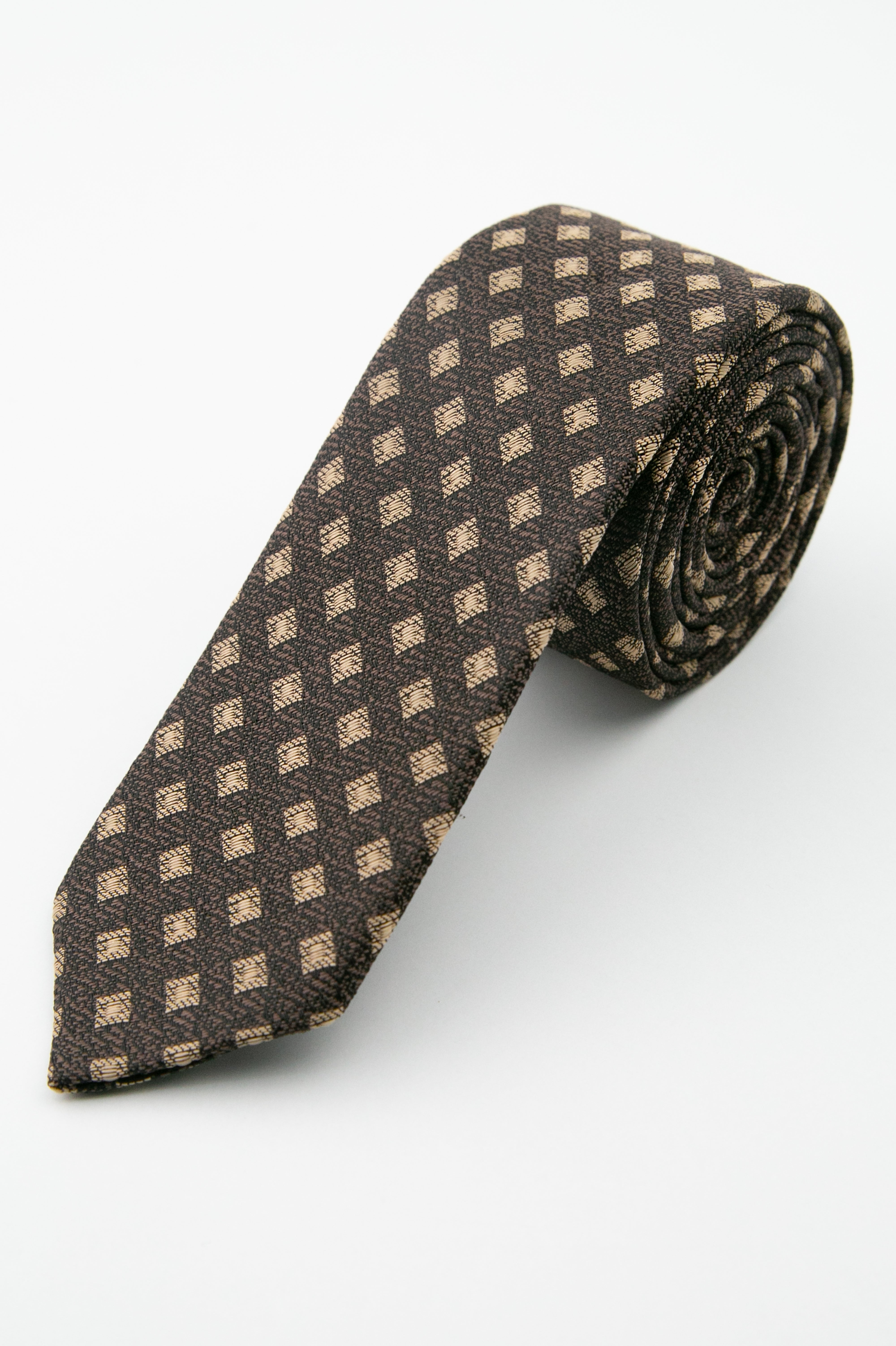 Men’s Textured Diamond Slim Tie & Pocket Square Set - Brown Tie Picture