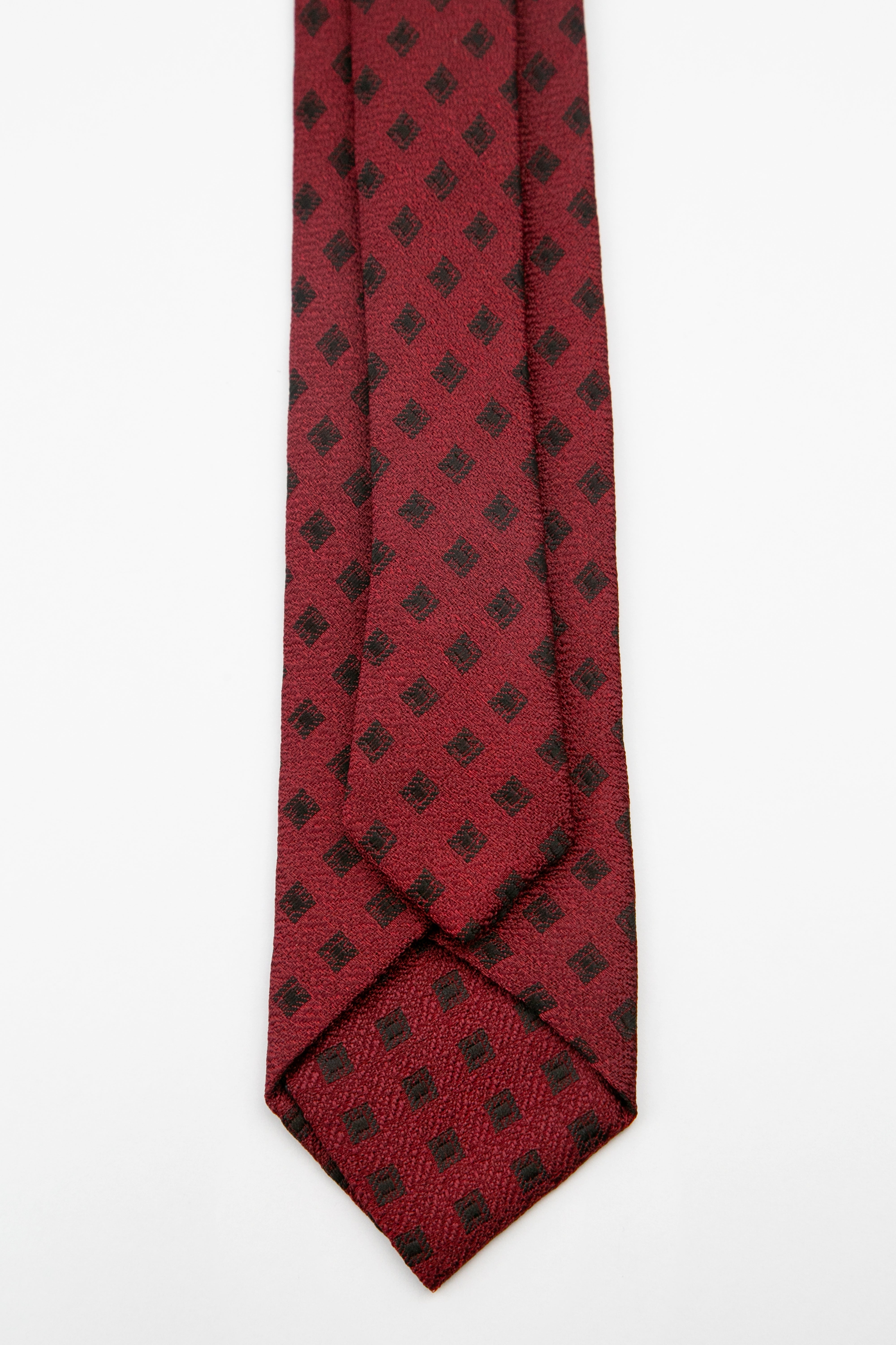 Men’s Textured Diamond Slim Tie & Pocket Square Set - Burgundy Back Picture