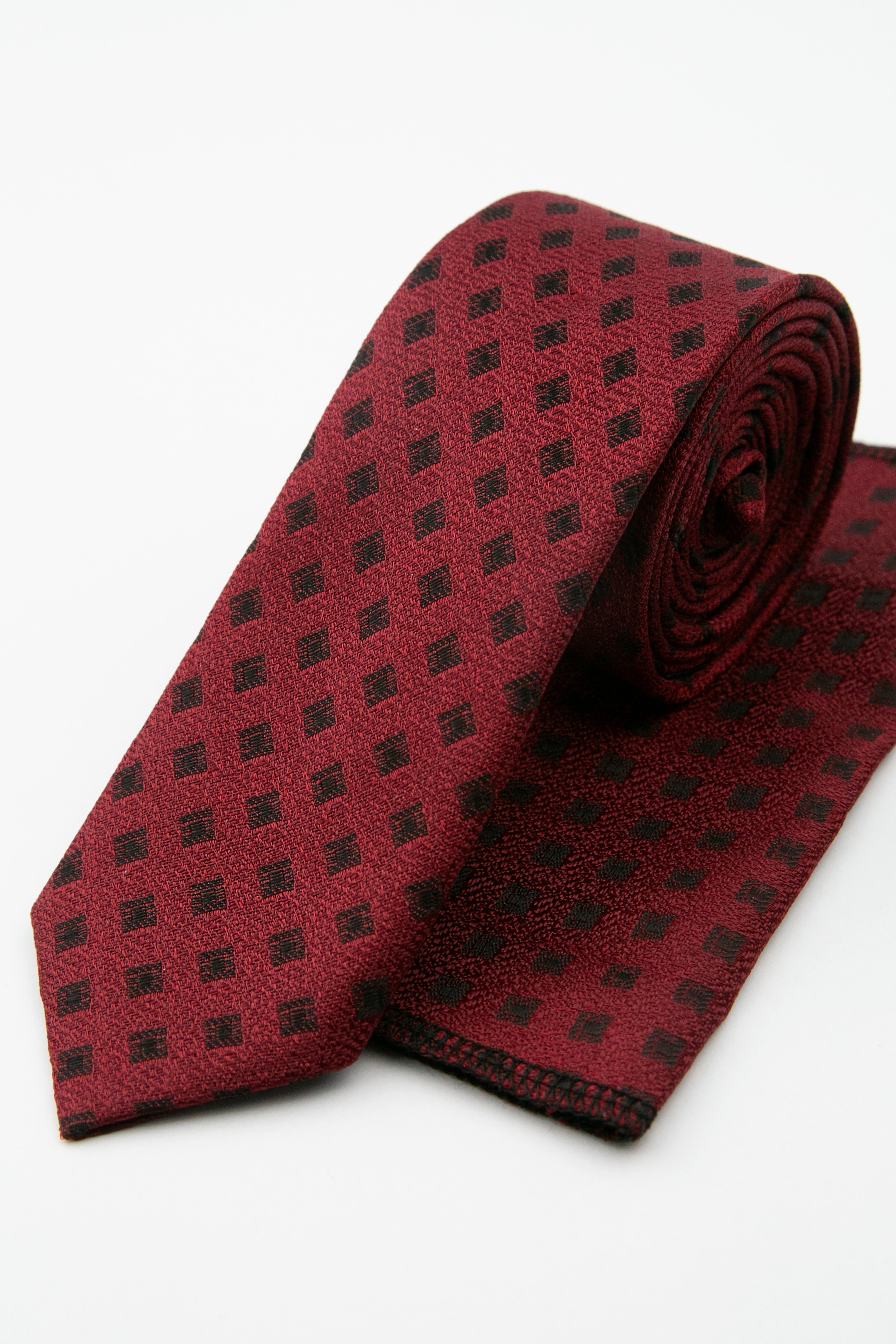 Men’s Textured Diamond Slim Tie & Pocket Square Set - Burgundy Set Picture