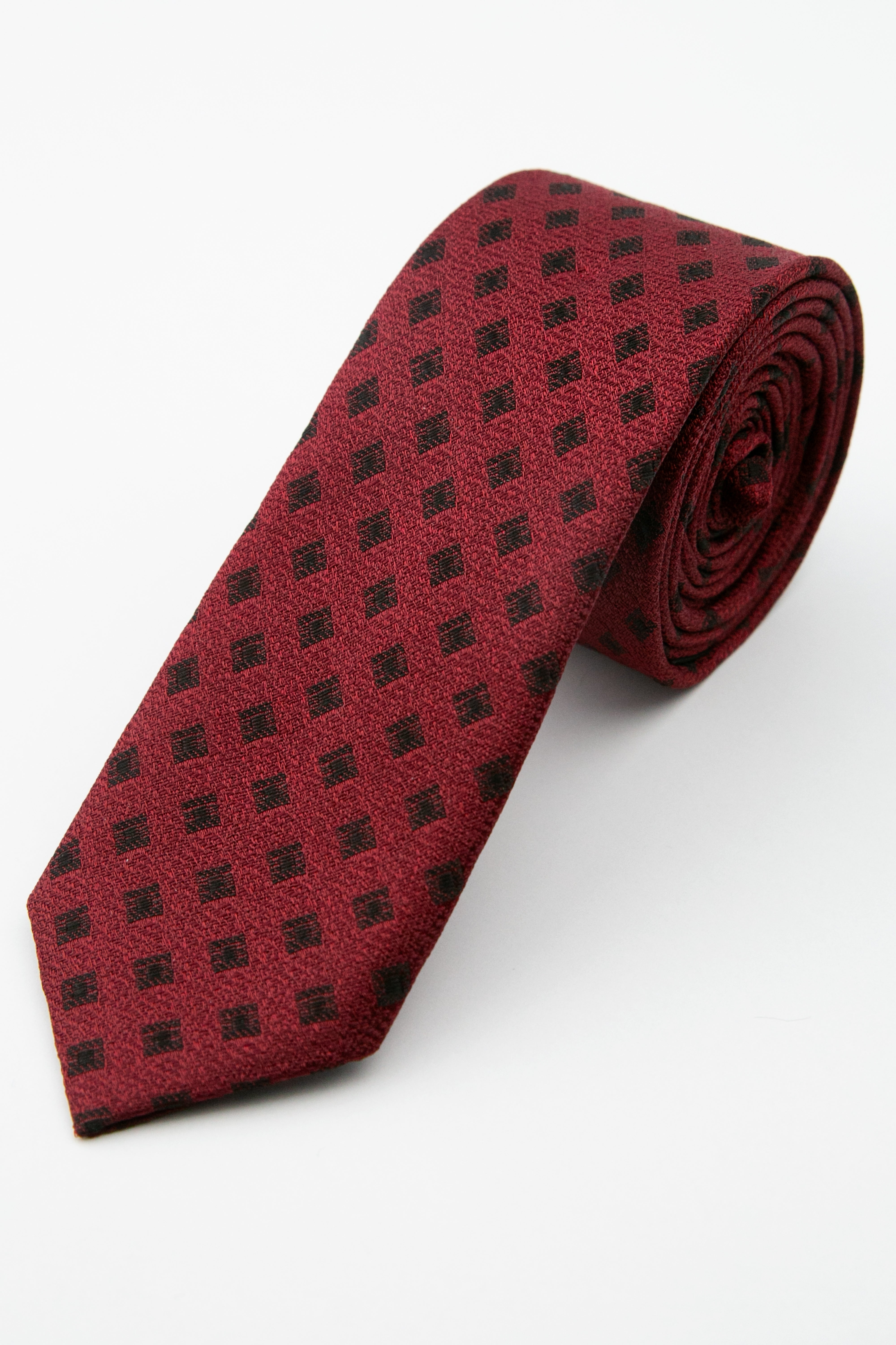 Men’s Textured Diamond Slim Tie & Pocket Square Set - Burgundy Tie Picture