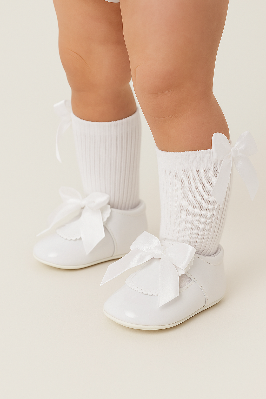 Unisex Baby Patent Shoes with Ribbon - 908 - White Model Picture