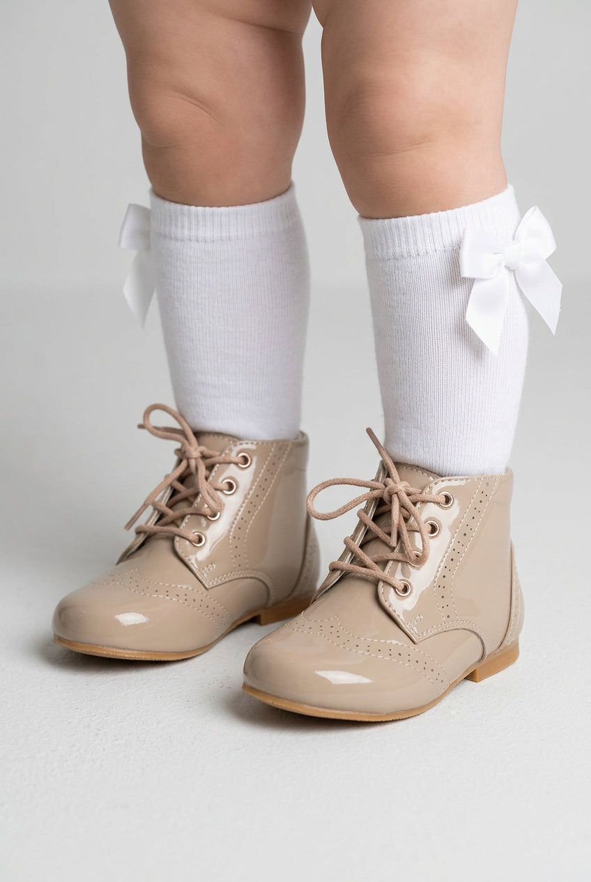 Stivaletti alla caviglia unisex per bambini in pelle verniciata Brogue - QUINN - Camel
