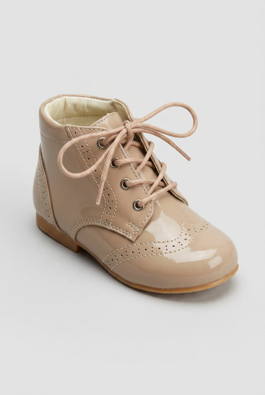 Unisex Kinder Lack Leder Brogue Knöchelstiefel - QUINN - Kamel