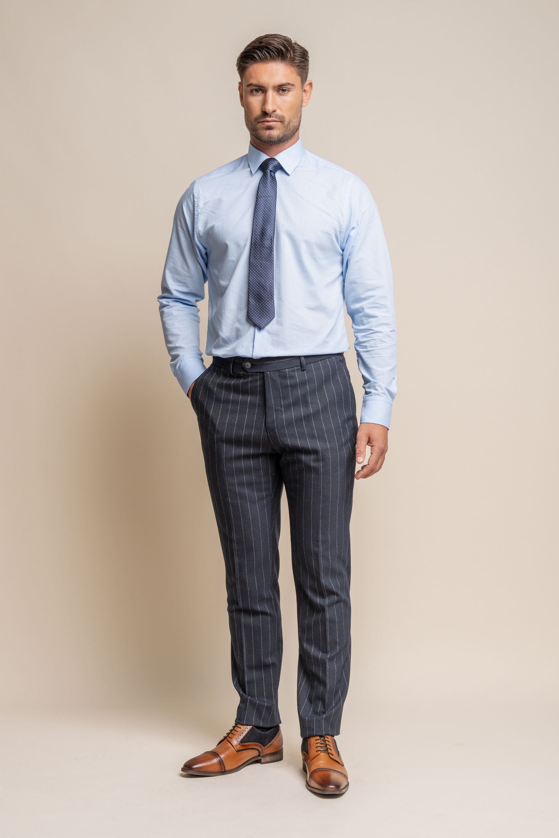 Herren Nadelstreifen Slim Fit Marineblauer Anzug - Invincible - Marineblau