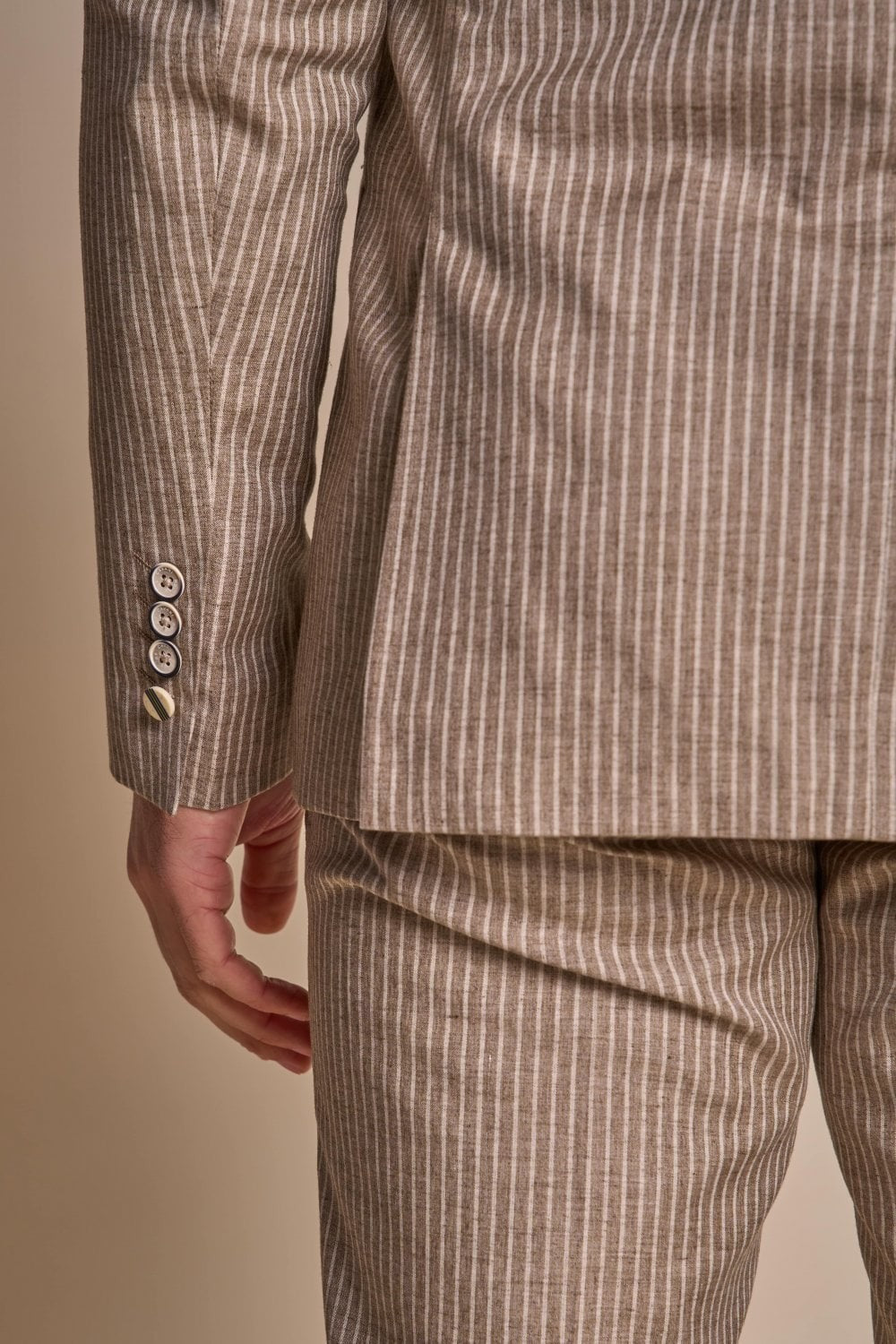 Herren Slim Fit Nadelstreifen Beiger Anzug – KRAKEN Sand - Sandbeige