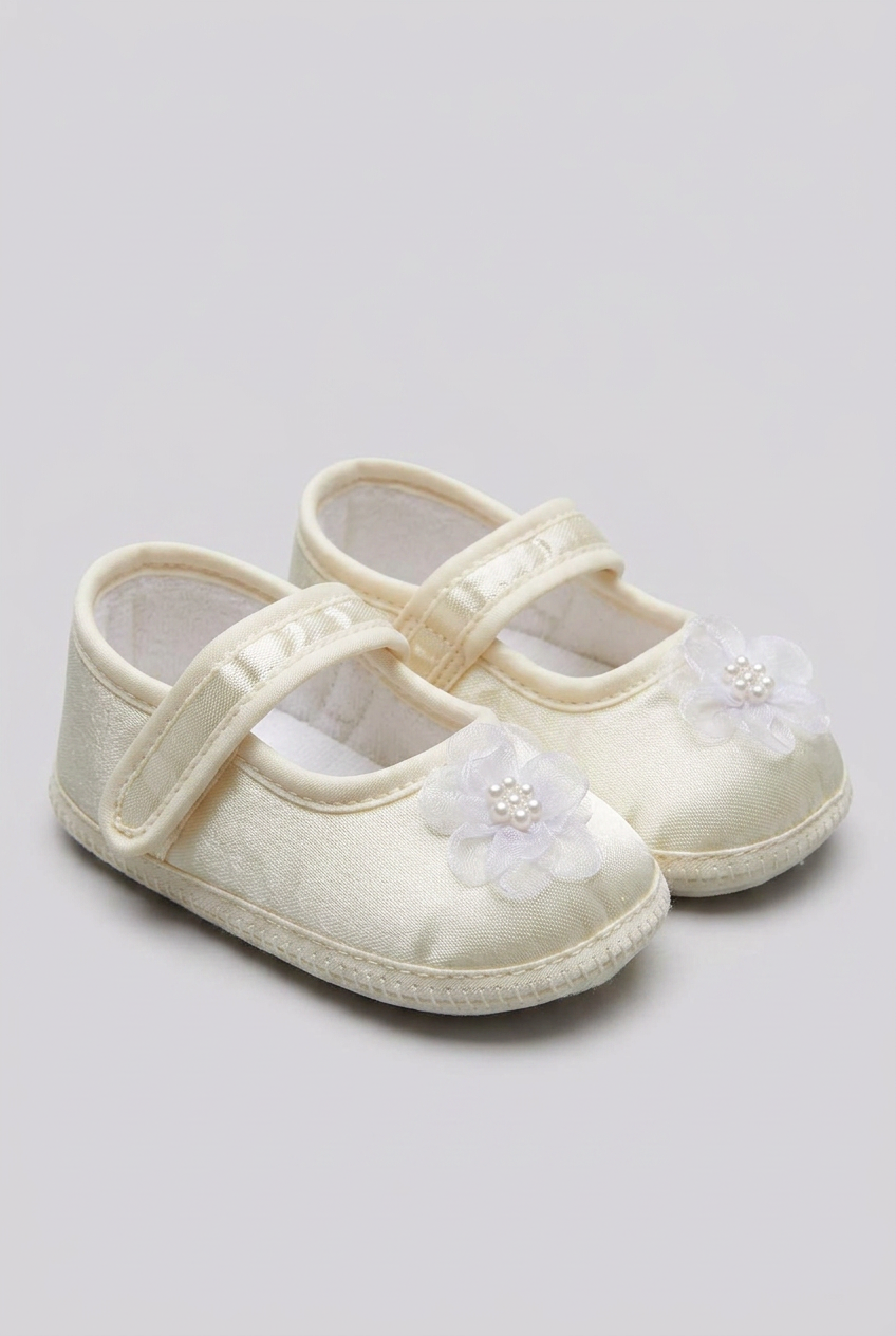 Chaussures de landau en satin avec fleurs pour bébés filles - Ivoire