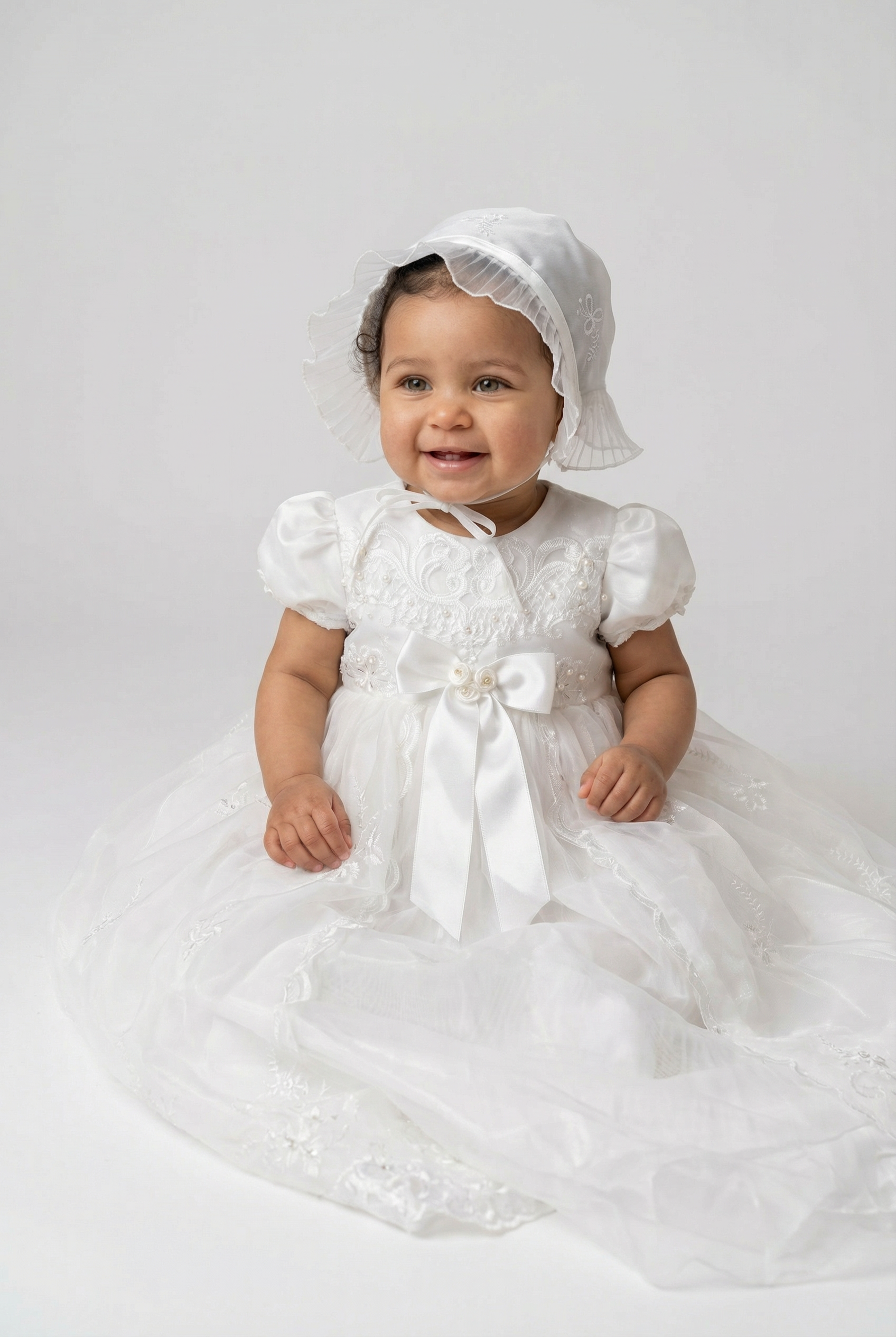 Ensemble robe de baptême traditionnelle Ivoire pour bébé fille avec bonnet