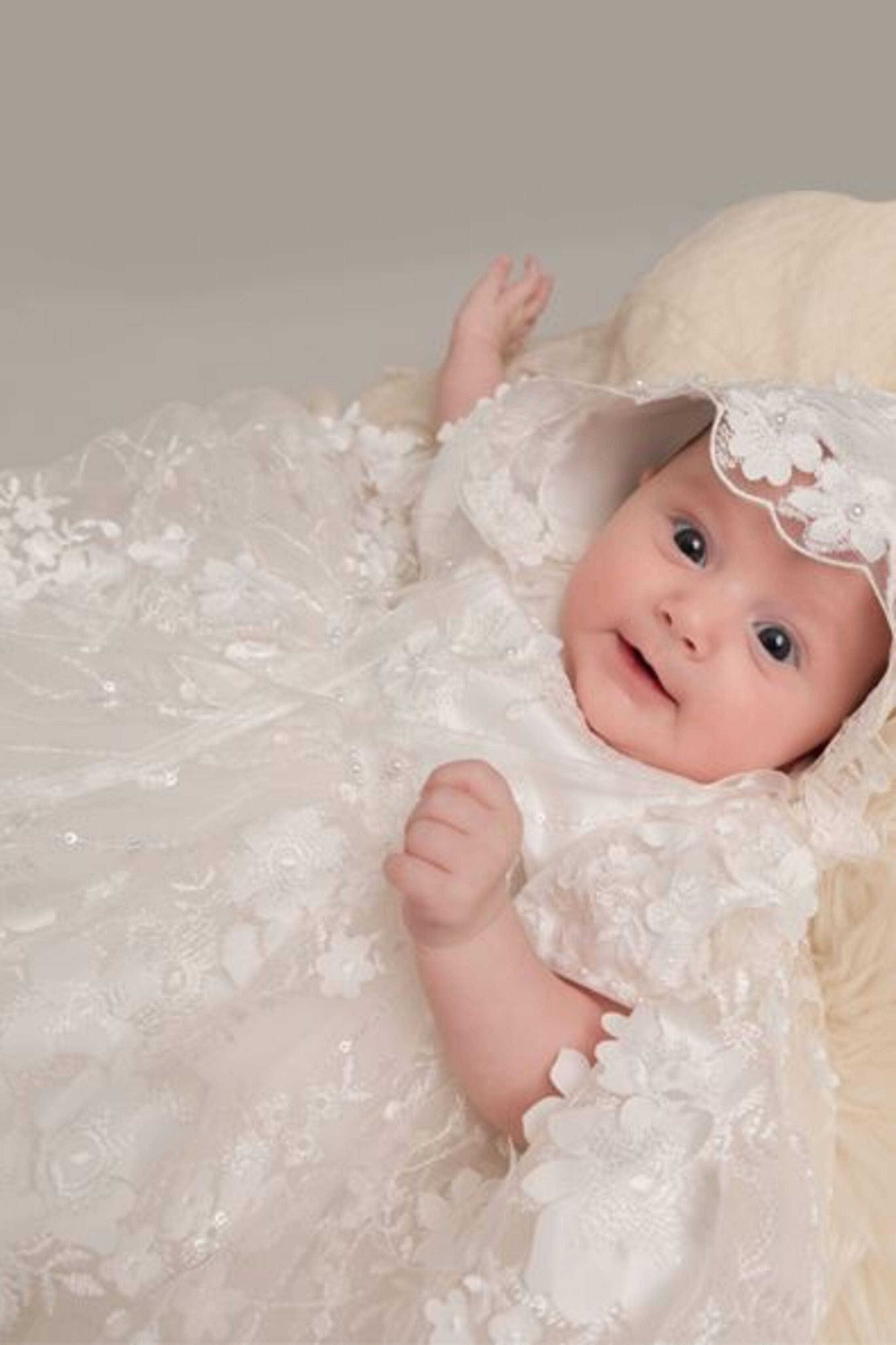 Baby Mädchen Spitzen Erbstück Taufkleid & Häubchen - RACHEAL - Offwhite