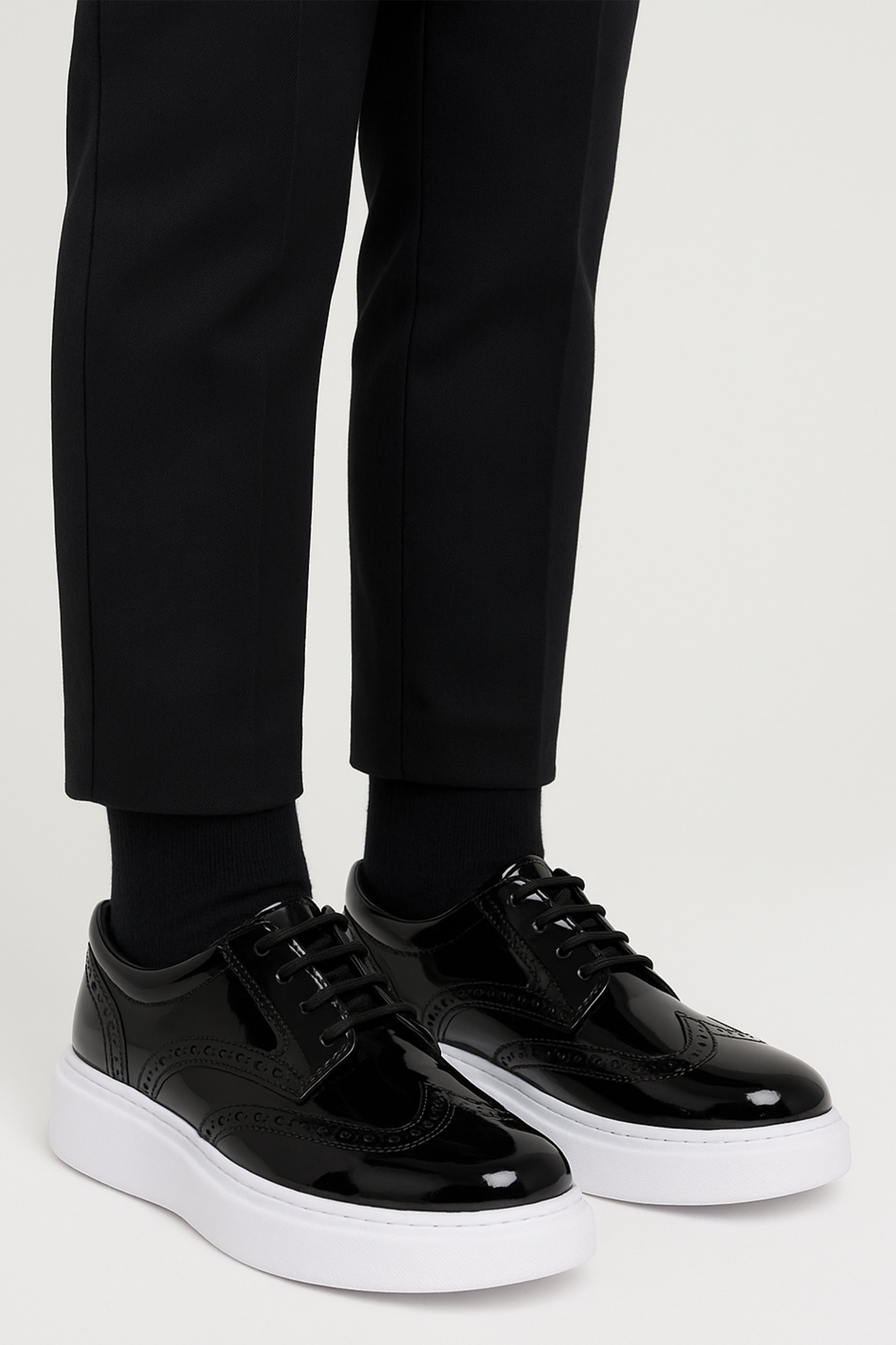 Boys Patent Brogue Lace up Thick Sole Black Shoes - Black Model Picture