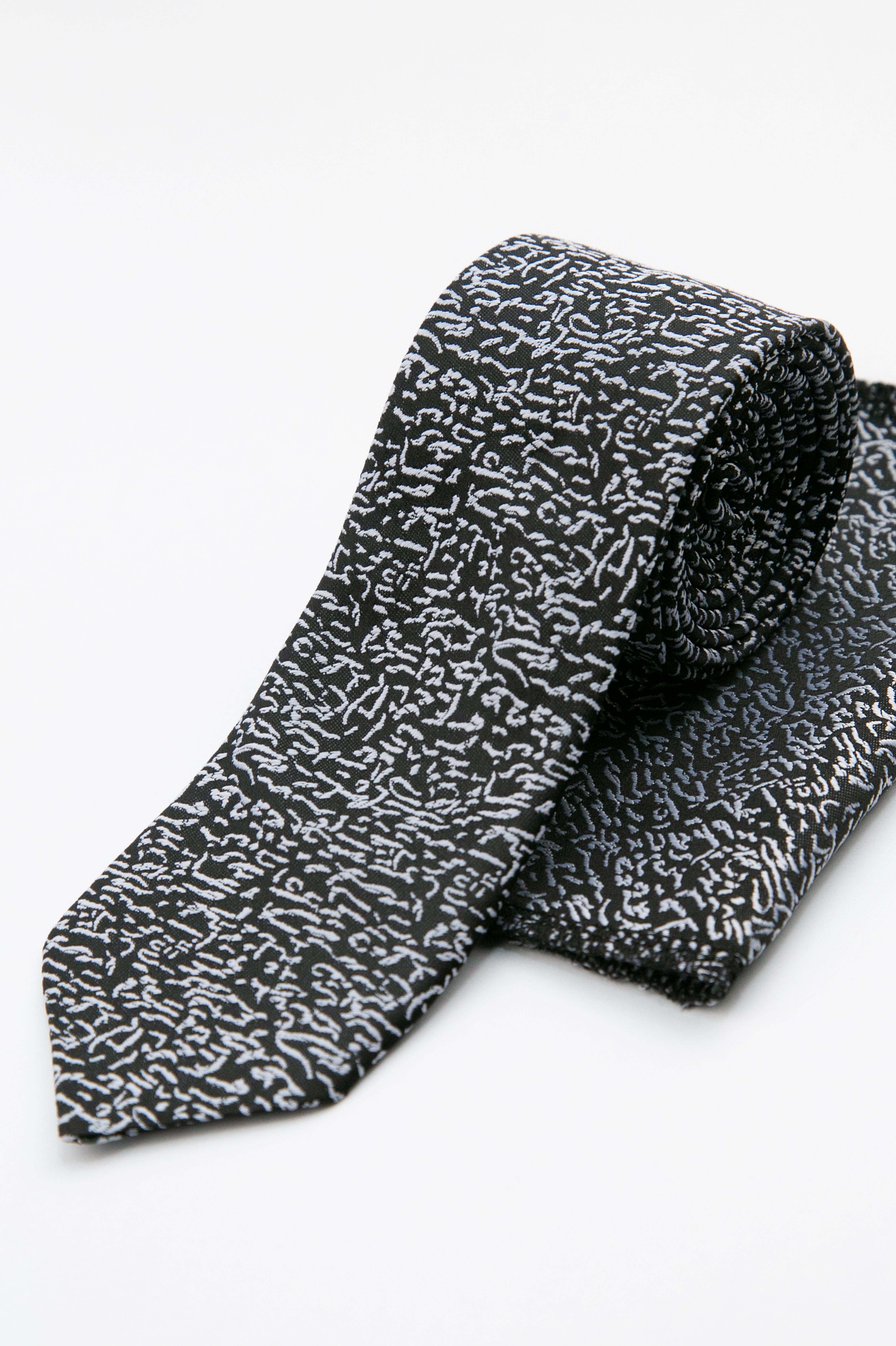 Boys’ Pebble Texture Slim Tie & Pocket Square Set - Silver Set Picture