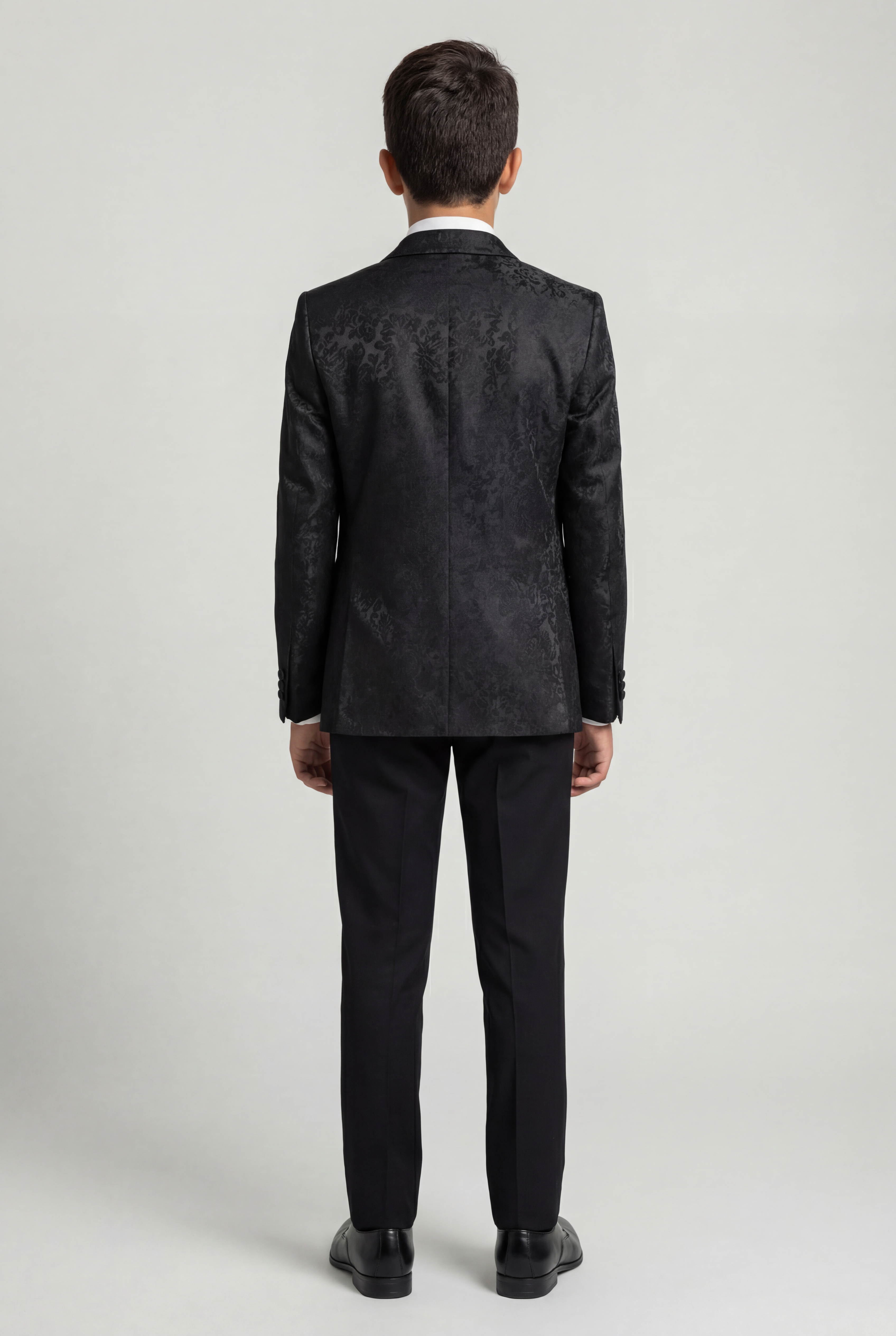 بدلة توكسيدو للأولاد من الساتان بياقة مزخرفة بنقشة الزهور - أسود