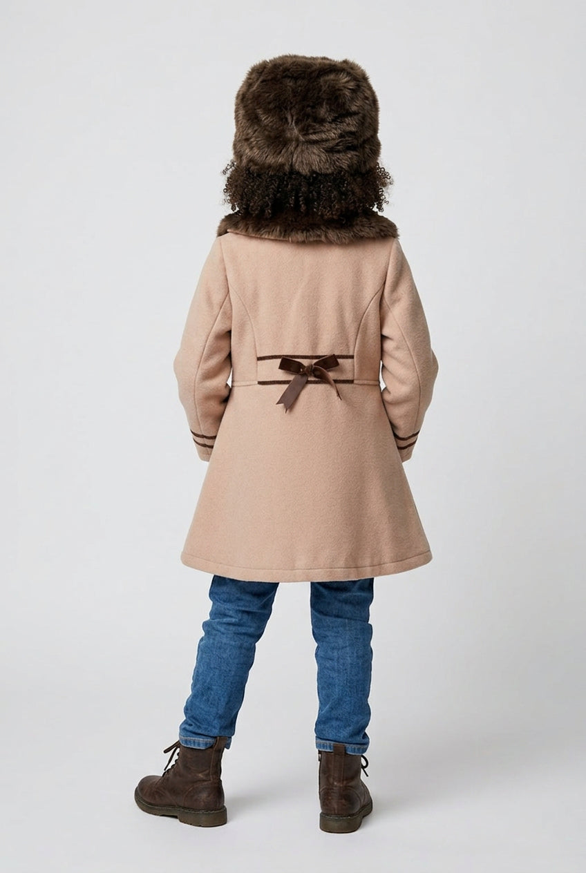 Manteau camel pour filles avec col en fausse fourrure et chapeau assorti