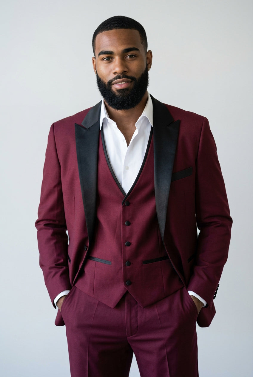 Costume trois pièces bordeaux pour homme avec revers en satin noir