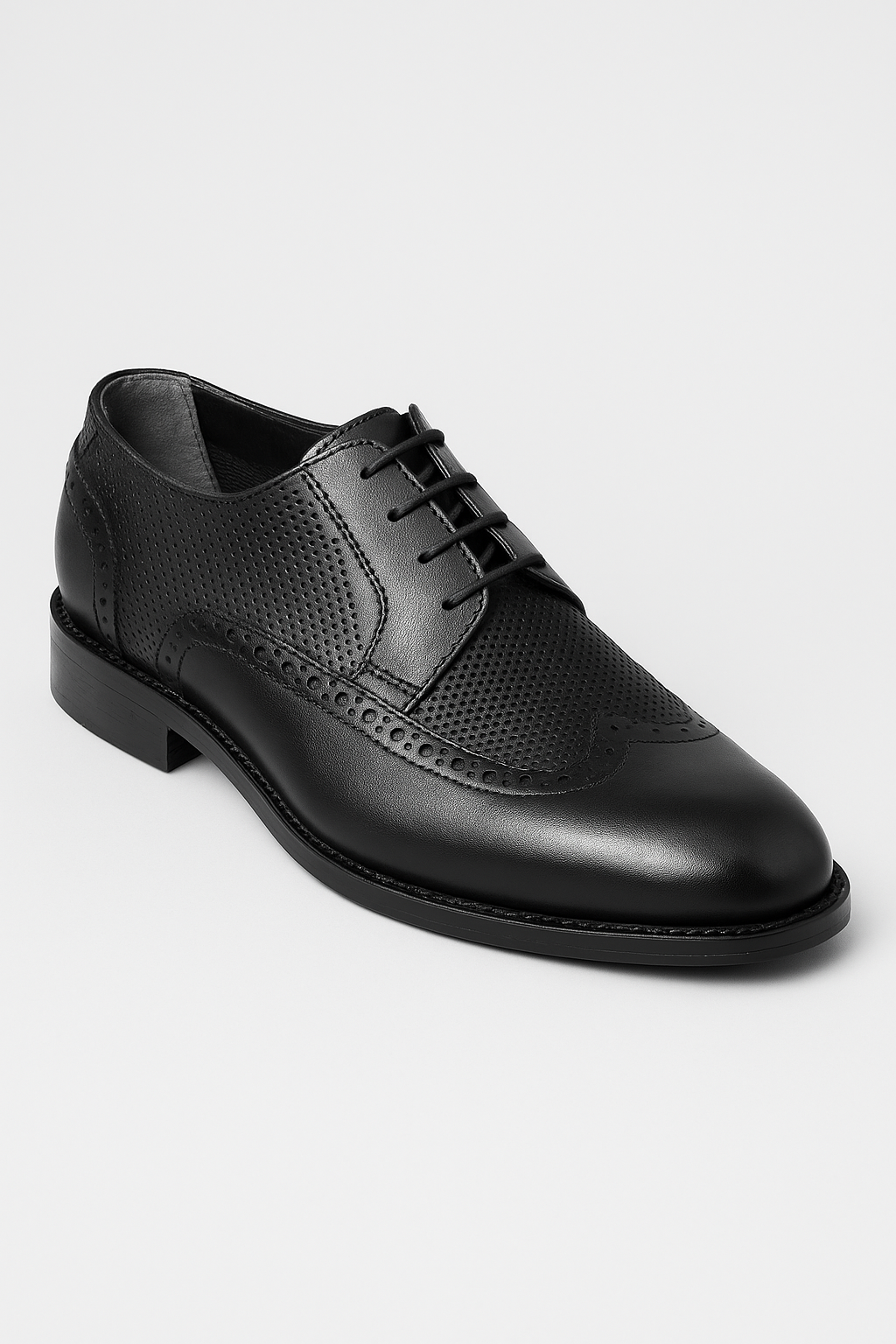 Men’s Wingtip Brogue Derby Dress Shoes - SHOREDITCH - Matt Black Model Picture