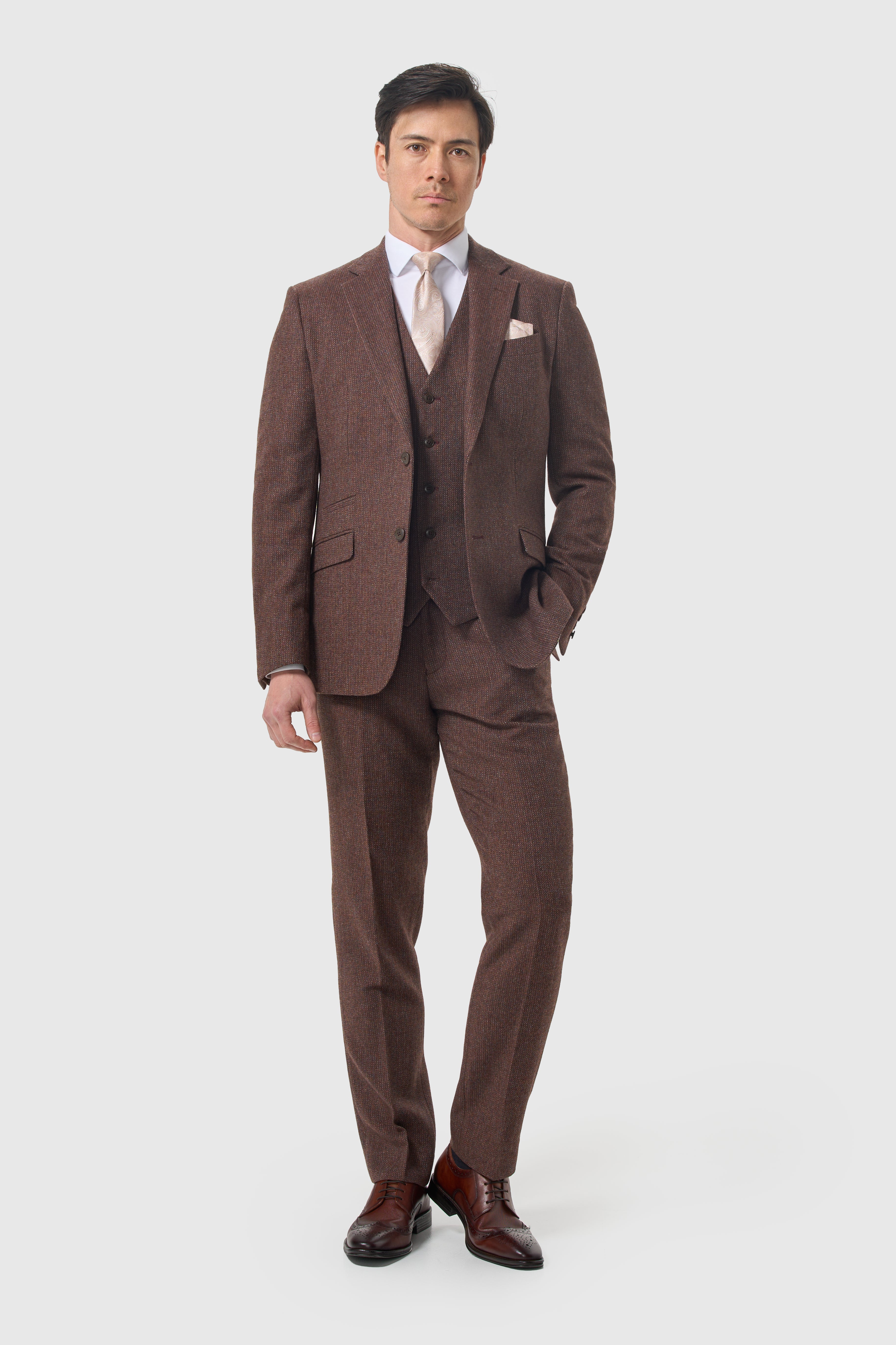 Men’s Wool Herringbone Tweed Suit Jacket - Thomas - Dark Mahogany Model Picture