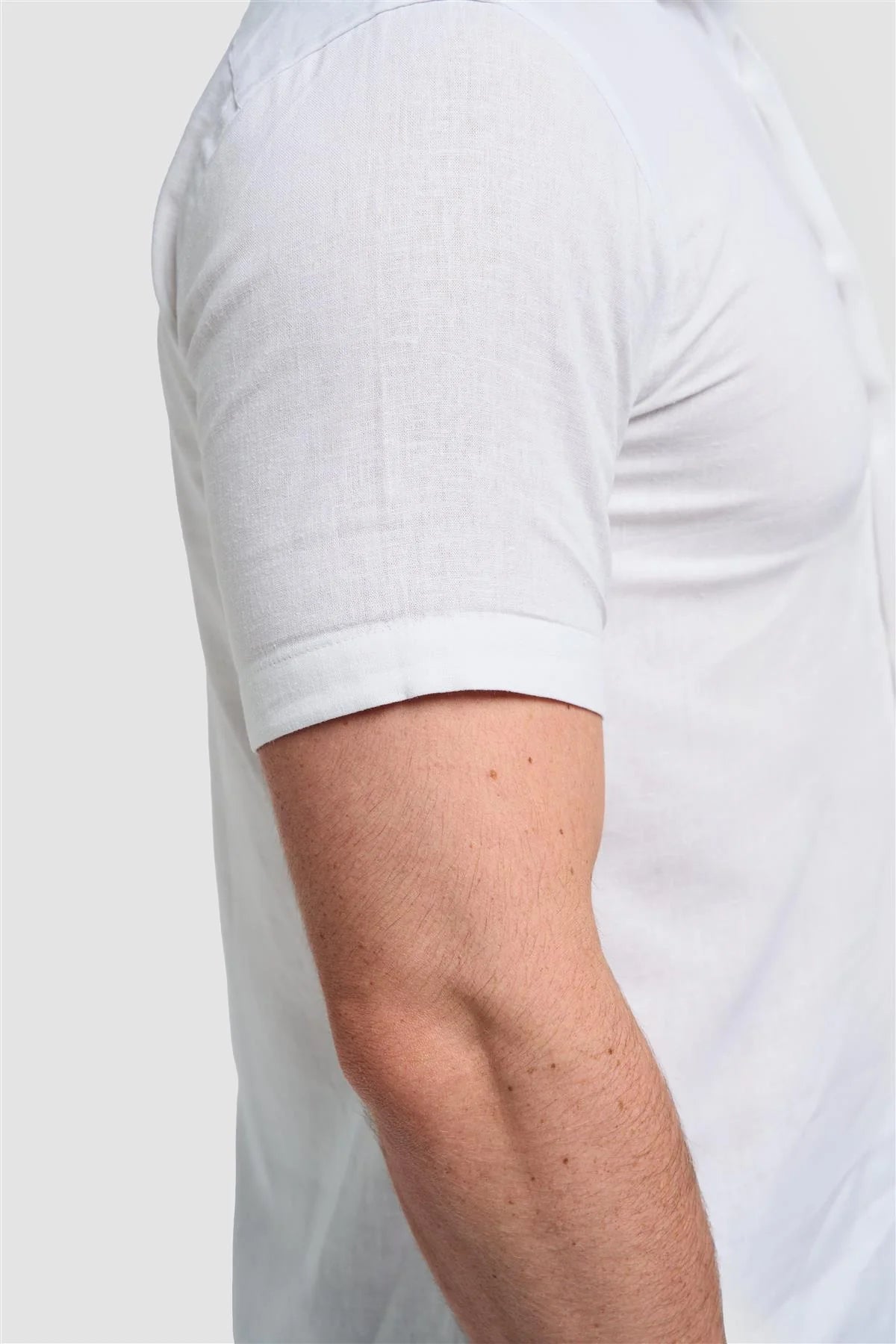 Men’s Linen Blend Short Sleeve Shirt with Cuff Trim - Matera - White Detail Picture