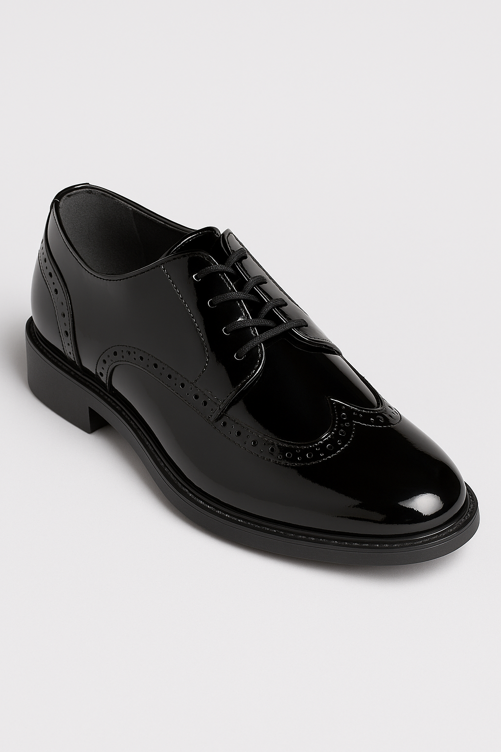 Herren-Brogue-Derby-Schuhe mit Flügelkappe aus Lackleder – Duke – Schwarz