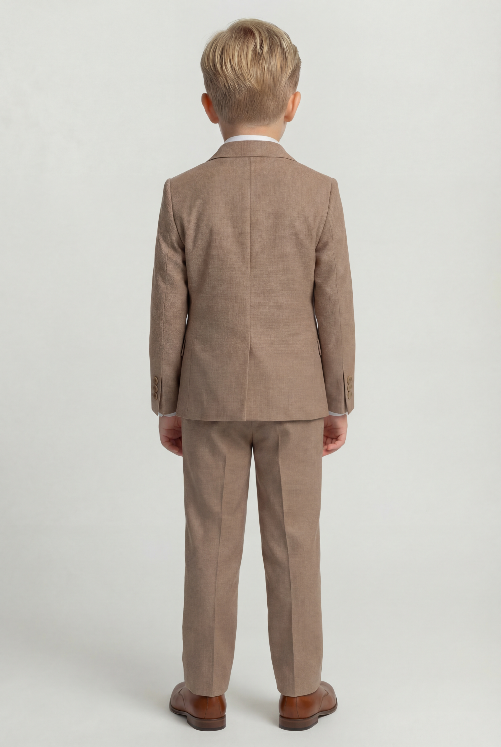 بدلة أولاد مكونة من 4 قطع بقصة ضيقة مزدوجة الصدر - بني فاتح
