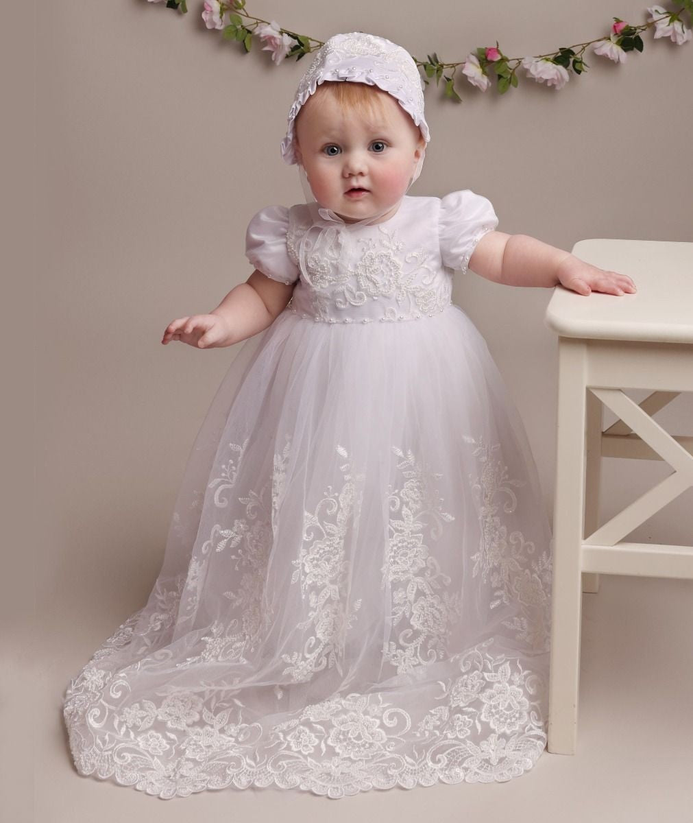 Robe et Bonnet de Baptême en Dentelle Héritage pour Fillettes - ALEXA - Blanc Cassé