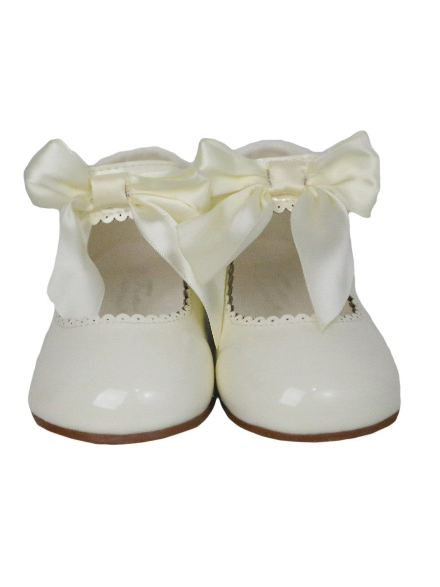 Girls Scalloped Trim Patent Flat Mary Jane Shoes - Ivory