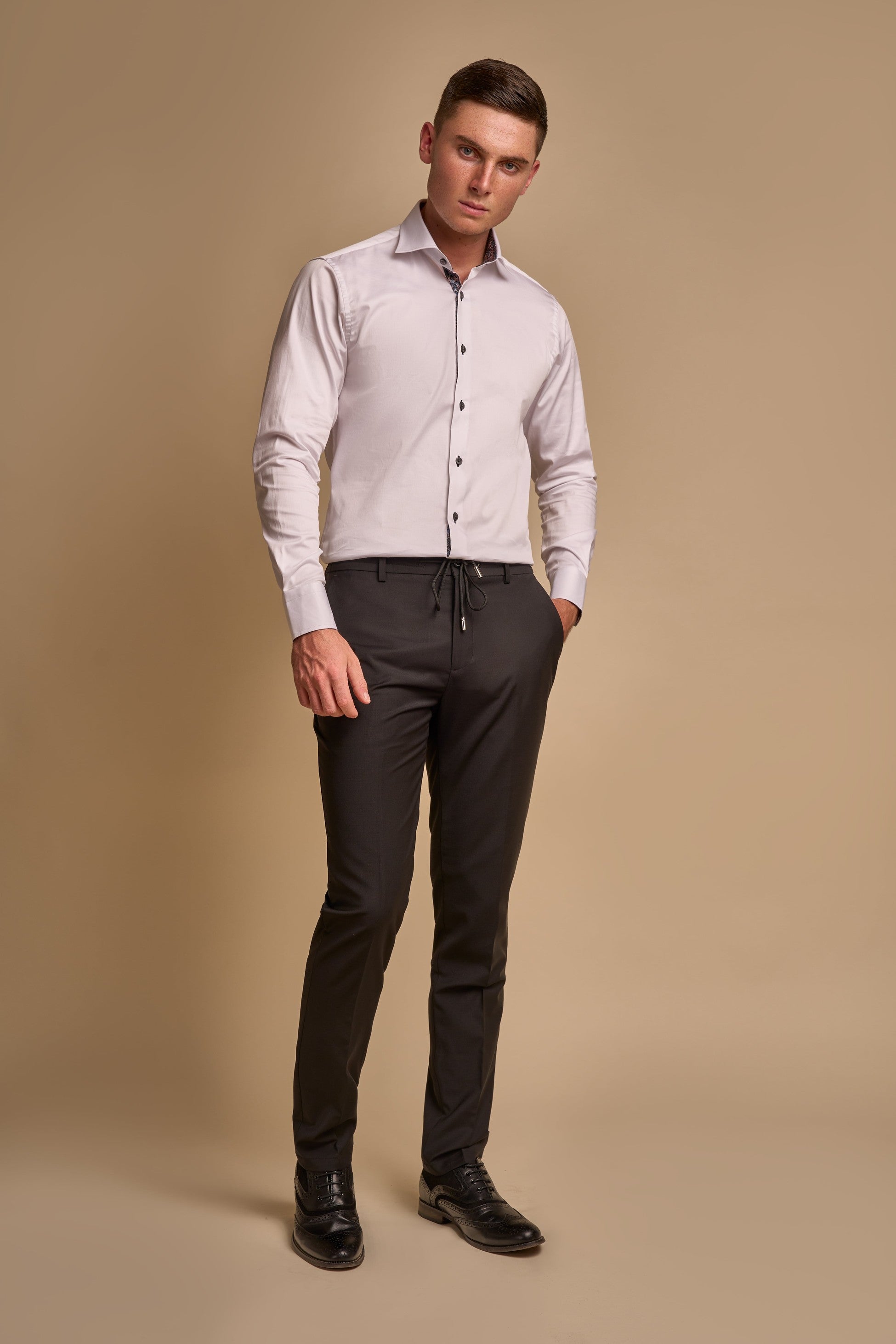 Pantalons en laine mélangée bi-extensible ajustés pour hommes - AMADEUS - Noir